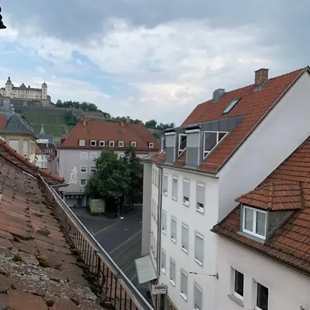 Апартаменты Spacious And Quiet Old Town Вюрцбург