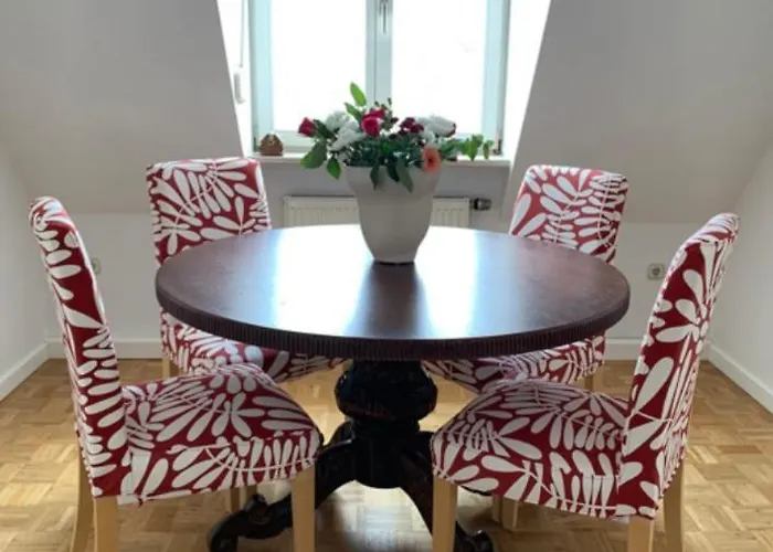 Spacious And Quiet Old Town *